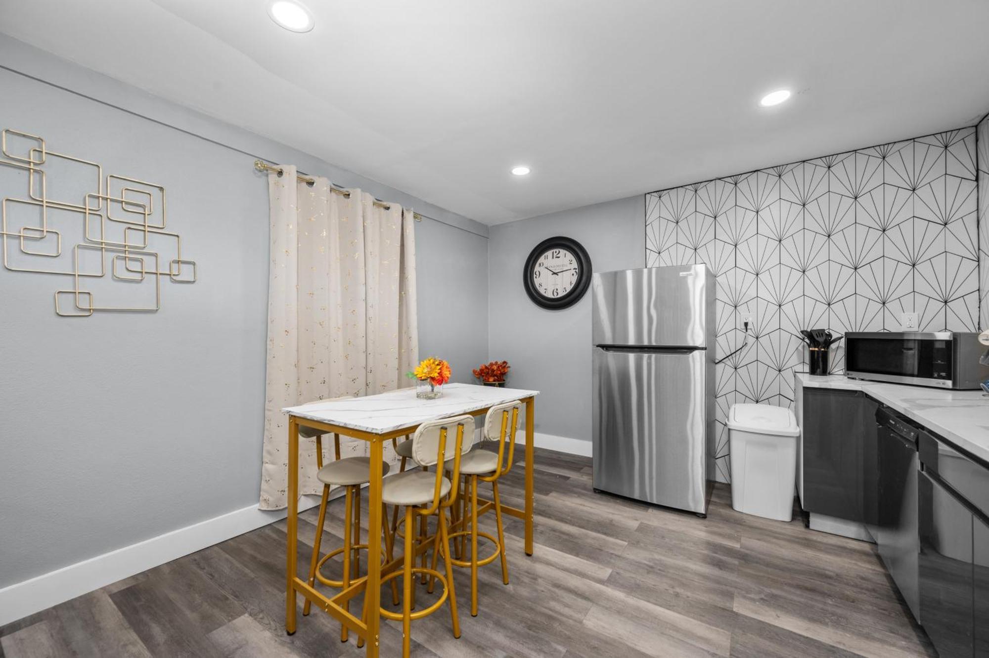 Modern 2Br City Center Getaway With Free Park Houston Exterior foto